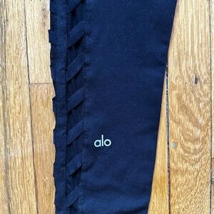 Alo Yoga Ripped Side Leggings Black MEDIUM